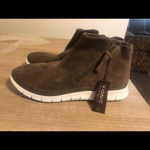 Vionic Ankle Shoes